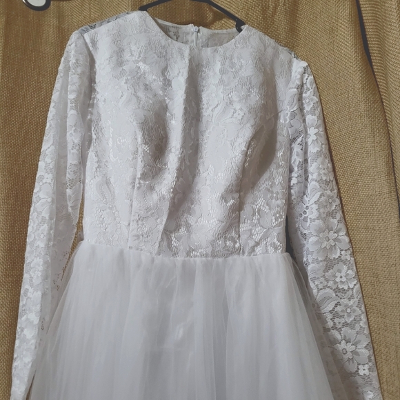 Wedding dress - Picture 2 of 7